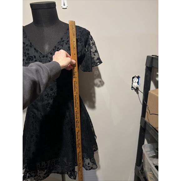 CDC Petites Black Floral Sheer Overlay Prom Homecoming Flirty Size 4 Dress - Picture 4 of 9